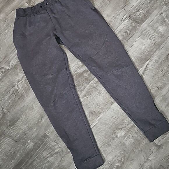Alphalete Joggers Dark Grey athletic Activewear pants - Picture 2 of 11